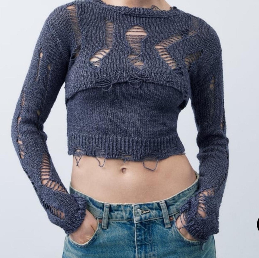 Distressed Black Long Sleeve Crop Top